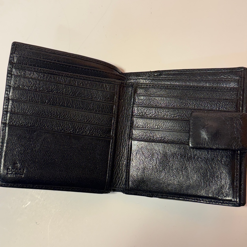 Gucci Black Leather Wallet with Pink Logo - Picture 11 of 15